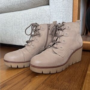 MIA Taupe Lace Up Wedge Boots size 8.5 looks like sorrel